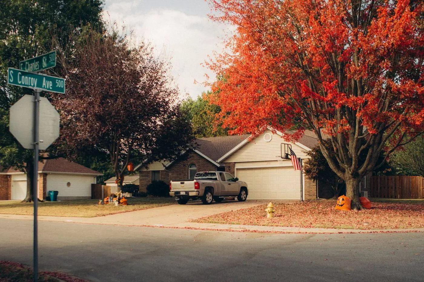 Peaceful suburban street with ranch-style homes in Melrose, New Jersey